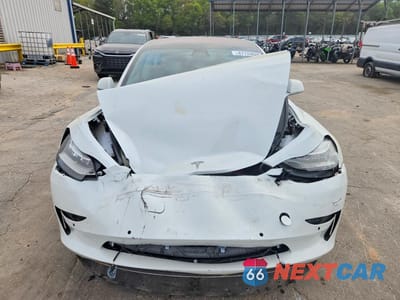 Piąte zdjęcie samochodu w środku: 2019 TESLA MODEL 3 VIN:5YJ3E1EBXKF191588 - miniatura