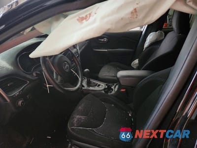 Zdjęcie 7 z 12 samochodu: 2019 JEEP CHEROKEE LATITUDE VIN:1C4PJLCX8KD222870 - miniatura