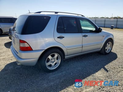 Trzecie zdjęcie samochodu z tyłu: 2000 MERCEDES-BENZ ML 430 VIN:4JGAB72E8YA194018 - miniatura