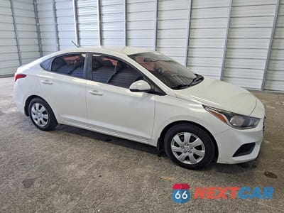 Czwarte zdjęcie samochodu z boku: 2020 HYUNDAI ACCENT SE VIN:3KPC24A63LE097255 - miniatura