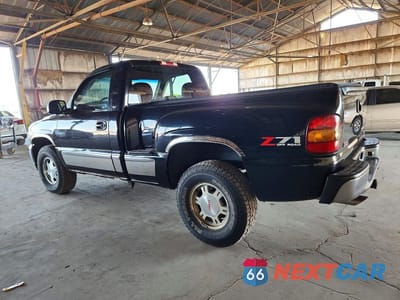 Drugie zdjęcie samochodu z przodu: 2002 GMC NEW SIERRA K1500 VIN:1GTEK14T22Z111058 - miniatura