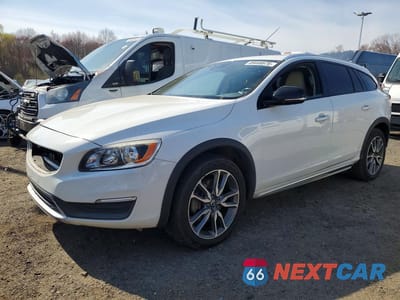 2015 VOLVO V60 CROSS COUNTRY PREMIER YV4612HK1F1000646 - główne zdjęcie licytacji z USA - miniatura