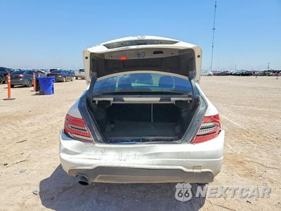 Zdjęcie 6 z 12 samochodu: 2013 MERCEDES-BENZ C 250 VIN:WDDGF4HB7DR266360 - miniatura