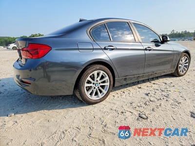 Trzecie zdjęcie samochodu z tyłu: 2016 BMW 320 XI VIN:WBA8E5G56GNU22111 - miniatura