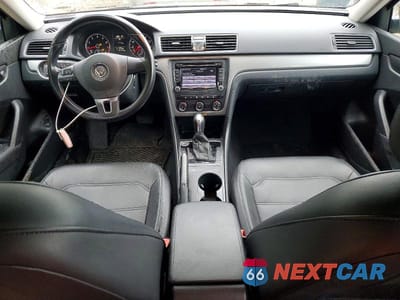 Zdjęcie 8 z 12 samochodu: 2015 VOLKSWAGEN PASSAT S VIN:1VWAS7A33FC116328 - miniatura