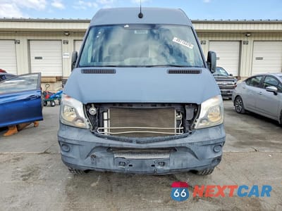 Piąte zdjęcie samochodu w środku: 2018 MERCEDES BENZ SPRINTER 2500 VIN:WD3PE7CD3JP640780 - miniatura