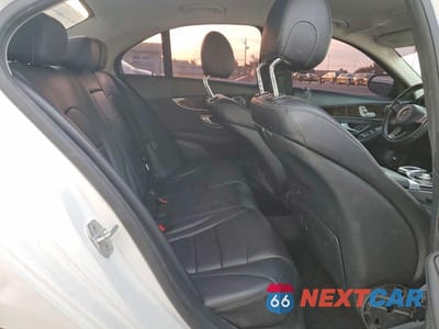 Zdjęcie 10 z 12 samochodu: 2015 MERCEDES-BENZ C 300 VIN:55SWF4JB9FU051232 - miniatura