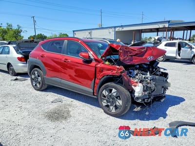 Czwarte zdjęcie samochodu z boku: 2025 HYUNDAI KONA SEL VIN:KM8HBCAB5SU310893 - miniatura