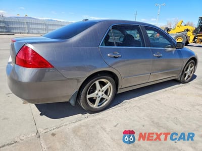 Trzecie zdjęcie samochodu z tyłu: 2006 HONDA ACCORD EX VIN:1HGCM66826A063607 - miniatura
