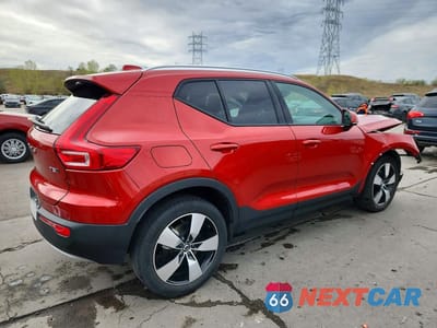 Trzecie zdjęcie samochodu z tyłu: 2021 VOLVO XC40 T5 MOMENTUM VIN:YV4162UK4M2457279 - miniatura