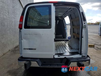 Zdjęcie 6 z 13 samochodu: 2025 CHEV EXPRESS G2500 VIN:1GCWGAFP9S1195285 - miniatura