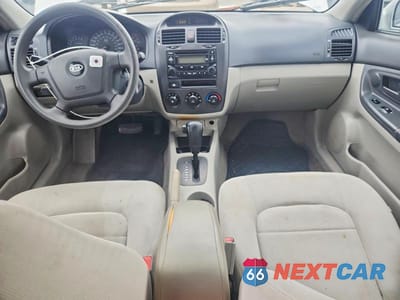 Zdjęcie 8 z 12 samochodu: 2006 KIA SPECTRA EX VIN:KNAFE121X65284124 - miniatura
