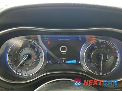 Zdjęcie 9 z 12 samochodu: 2016 CHRYSLER 300 VIN:2C3CCAKGXGH344031 - miniatura