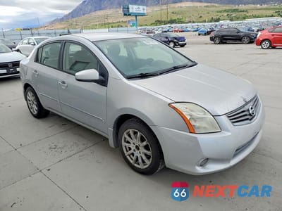 Czwarte zdjęcie samochodu z boku: 2010 NISSAN SENTRA 2.0 VIN:3N1AB6AP0AL693396 - miniatura