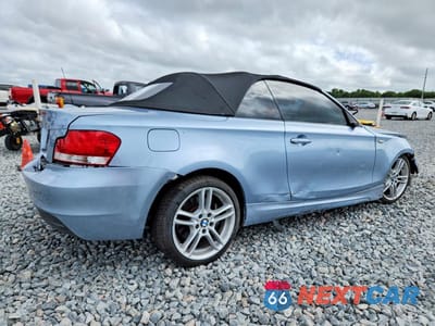 Trzecie zdjęcie samochodu z tyłu: 2011 BMW 135 I VIN:WBAUN7C51BVM25040 - miniatura