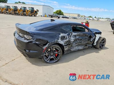 Trzecie zdjęcie samochodu z tyłu: 2022 CHEVROLET CAMARO LT1 VIN:1G1FF1R70N0135431 - miniatura