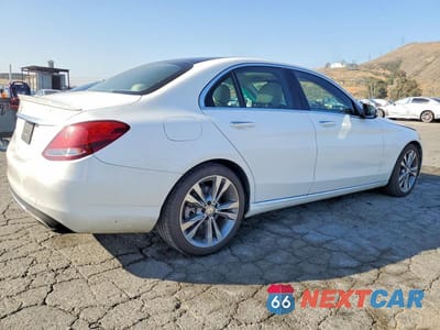 Trzecie zdjęcie samochodu z tyłu: 2016 MERCEDES-BENZ C 300 VIN:55SWF4JB6GU118712 - miniatura