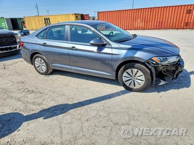 Czwarte zdjęcie samochodu z boku: 2019 VOLKSWAGEN JETTA S VIN:3VWC57BU5KM272127 - miniatura