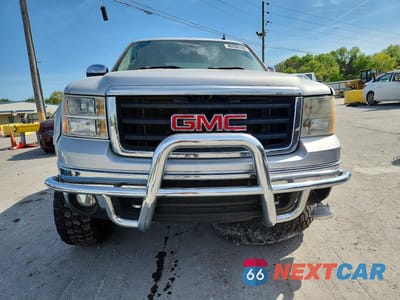 Piąte zdjęcie samochodu w środku: 2010 GMC SIERRA K1500 SLE VIN:3GTRKVE35AG171423 - miniatura