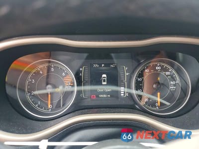 Zdjęcie 9 z 13 samochodu: 2018 JEEP CHEROKEE LATITUDE VIN:1C4PJLCB4JD518844 - miniatura