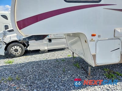 Zdjęcie 9 z 10 samochodu: 2005 KEYSTONE LAREDO CAMPER VIN:4YDF29R205J460433 - miniatura