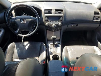 Zdjęcie 8 z 12 samochodu: 2005 HONDA ACCORD EX VIN:1HGCM66555A039256 - miniatura