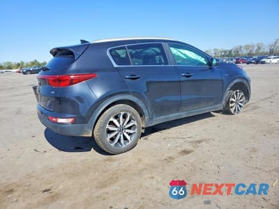 Trzecie zdjęcie samochodu z tyłu: 2017 KIA SPORTAGE EX VIN:KNDPNCAC9H7229600 - miniatura