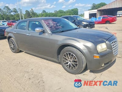 Czwarte zdjęcie samochodu z boku: 2010 CHRYSLER 300 TOURING VIN:2C3CA4CD4AH101625 - miniatura
