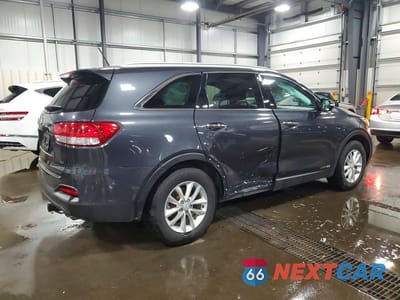 Trzecie zdjęcie samochodu z tyłu: 2018 KIA SORENTO LX V6 VIN:5XYPGDA55JG408596 - miniatura