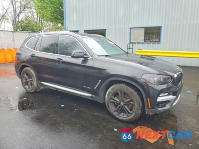 Czwarte zdjęcie samochodu z boku: 2018 BMW X3 XDRIVE30I VIN:5UXTR9C53JLC74776 - miniatura