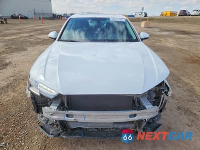 Piąte zdjęcie samochodu w środku: 2018 AUDI A4 2.0T QUATTRO 4DR VIN:WAUANAF48JN002165 - miniatura