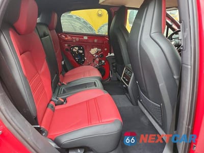 Zdjęcie 10 z 13 samochodu: 2025 PORSCHE CAYENNE S COUPE VIN:WP1BL2AY5SDA39872 - miniatura