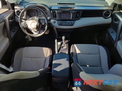 Zdjęcie 8 z 13 samochodu: 2018 TOYOTA RAV4 XLE VIN:JTMWFREV1JJ173457 - miniatura