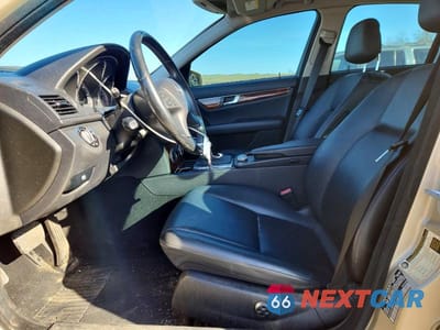 Zdjęcie 7 z 11 samochodu: 2010 MERCEDES-BENZ C 300 4MATIC VIN:WDDGF8BB8AF402055 - miniatura