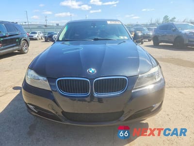 Piąte zdjęcie samochodu w środku: 2011 BMW 328 XI SULEV VIN:WBAPK5C50BF126997 - miniatura