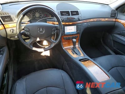 Zdjęcie 8 z 13 samochodu: 2007 MERCEDES-BENZ E 550 VIN:WDBUF72X57B099026 - miniatura