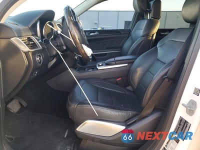 Zdjęcie 7 z 12 samochodu: 2015 MERCEDES-BENZ GL 550 4MATIC VIN:4JGDF7DE2FA577321 - miniatura
