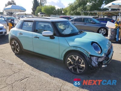 Czwarte zdjęcie samochodu z boku: 2025 MINI COOPER S VIN:WMW53GD0XS2X63101 - miniatura