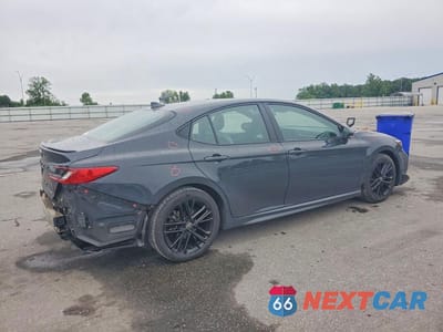 Trzecie zdjęcie samochodu z tyłu: 2025 TOYOTA CAMRY SE VIN:4T1DAACK2SU549661 - miniatura