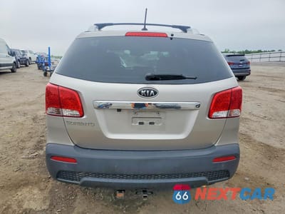 Zdjęcie 6 z 13 samochodu: 2013 KIA SORENTO LX VIN:5XYKT3A64DG364927 - miniatura