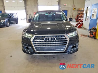Piąte zdjęcie samochodu w środku: 2017 AUDI Q7 PREMIUM PLUS VIN:WA1LAAF71HD013200 - miniatura