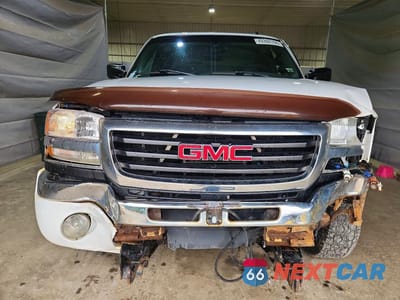 Piąte zdjęcie samochodu w środku: 2003 GMC SIERRA K2500 HEAVY DUTY VIN:1GTHK29G13E205200 - miniatura