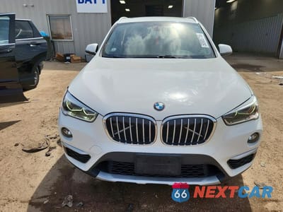 Piąte zdjęcie samochodu w środku: 2017 BMW X1 XDRIVE28I VIN:WBXHT3C34H5F70119 - miniatura