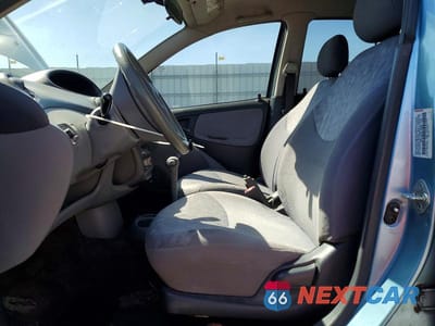 Zdjęcie 7 z 11 samochodu: 2001 TOYOTA ECHO BASE VIN:JTDBT123210132952 - miniatura