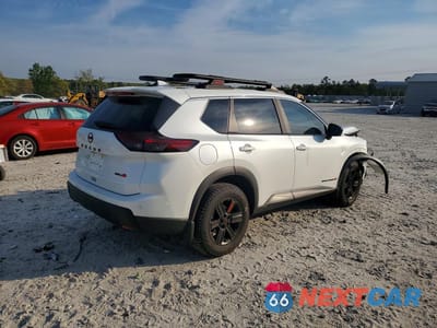 Trzecie zdjęcie samochodu z tyłu: 2025 NISSAN ROGUE ROCK CREEK VIN:5N1BT3BB4SC671958 - miniatura