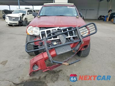 Piąte zdjęcie samochodu w środku: 2010 JEEP GRAND CHEROKEE LAREDO VIN:1J4PR4GK2AC139866 - miniatura