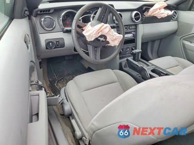 Zdjęcie 8 z 12 samochodu: 2005 FORD MUSTANG VIN:1ZVFT84N955202770 - miniatura