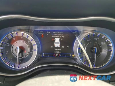 Zdjęcie 9 z 12 samochodu: 2017 CHRYSLER 300 LIMITED VIN:2C3CCARG9HH637409 - miniatura