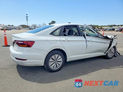 Trzecie zdjęcie samochodu z tyłu: 2019 VOLKSWAGEN JETTA S VIN:3VWC57BU9KM270607 - miniatura