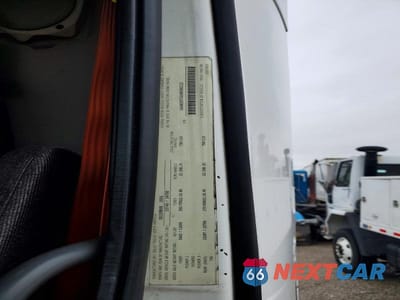 Zdjęcie 10 z 10 samochodu: 2017 VOLVO VNL SEMI TRUCK VIN:4V4N39TG6HN988222 - miniatura